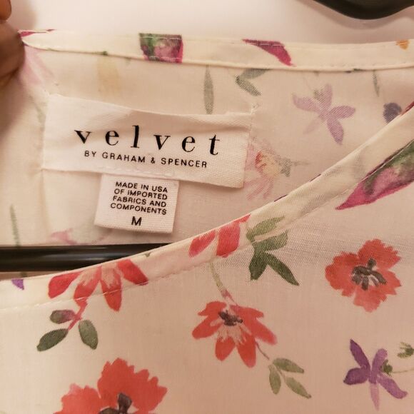 Graham & Spencer Women’s Bell Sleeve Floral Summer Blouse Sz M NWOT - Picture 9 of 10